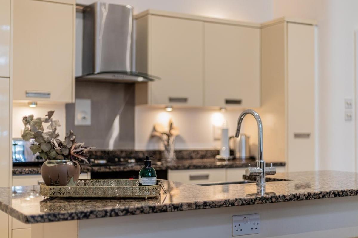 Elegant 1 Bedroom Flat In The Heart Of Kensington Apartment London